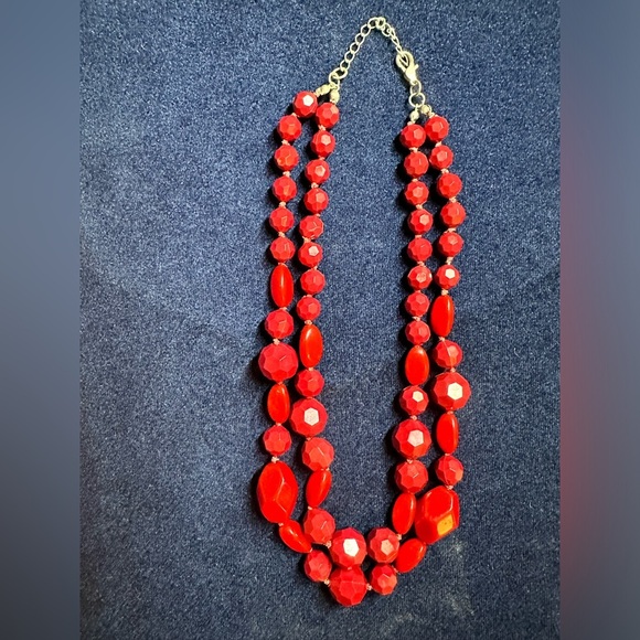 Red faceted bead necklace - Picture 4 of 6